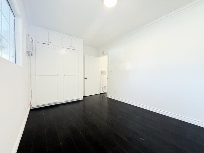 Building Photo - 4810 Cahuenga Blvd