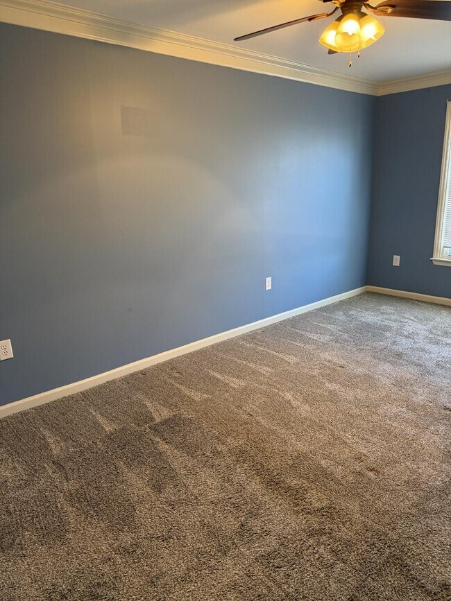 Building Photo - 1117 Narrow Ln