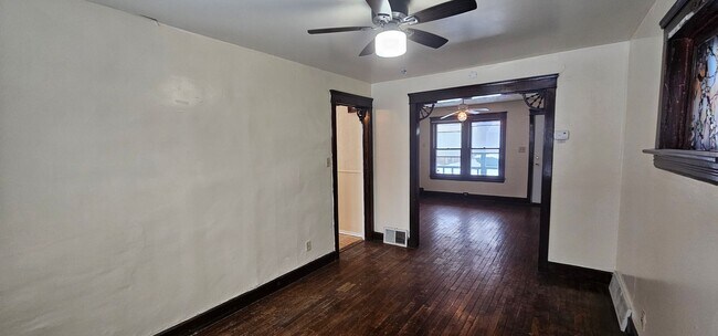 Building Photo - 3 Bed 1 Bath Single Family Home