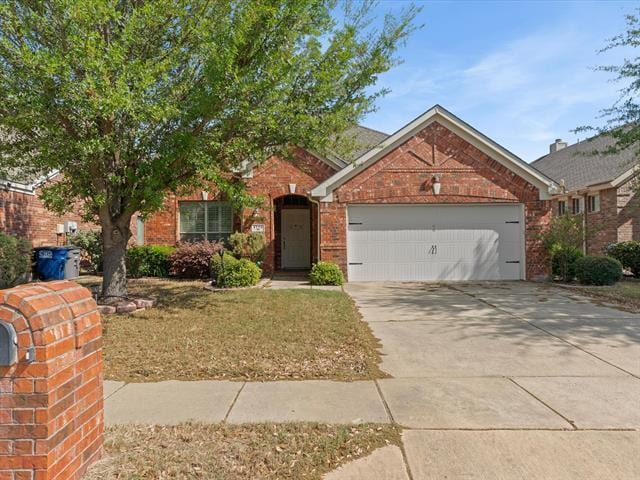 Building Photo - 4114 Lee Hutson Dr