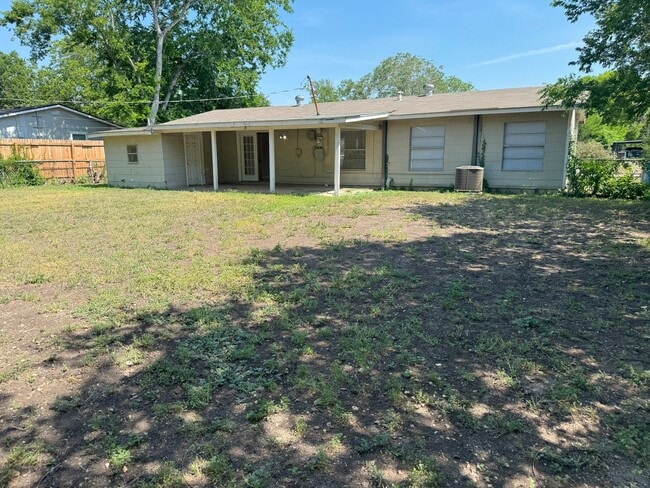 Building Photo - Welcome to 5810 Timberrock!