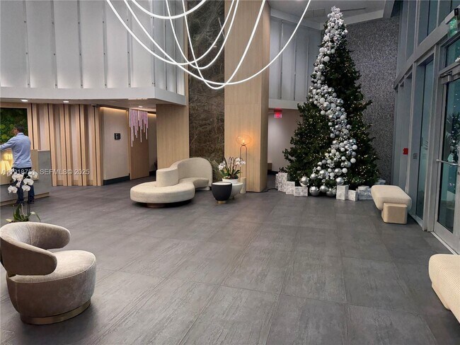 Building Photo - 90 SW 3rd St