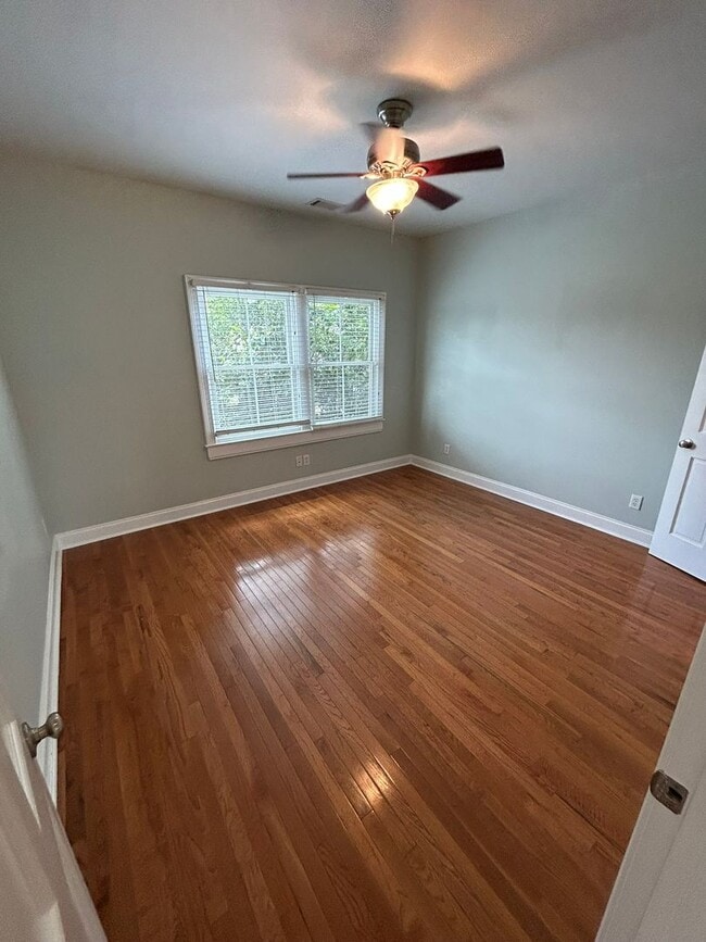 Building Photo - 3 Bedroom/2 Bath in Downtown Savannah, GA