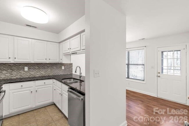 Building Photo - 402 Sweetgum Dr