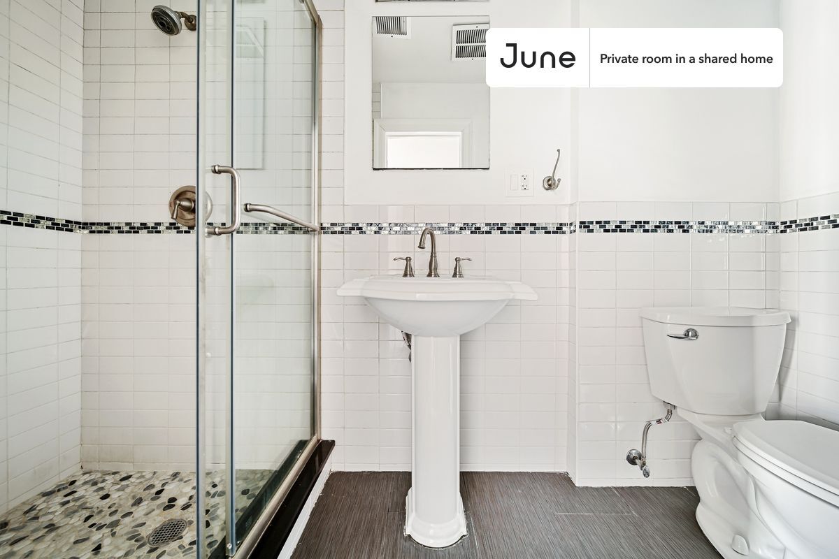 Building Photo - Room in Shared 4 bed/2 bath home