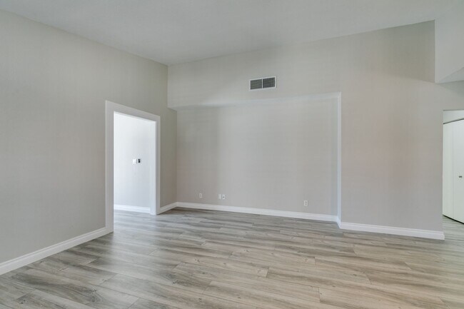Building Photo - Beautiful Upgraded 3 Bedroom Home in Southwest Las Vegas!