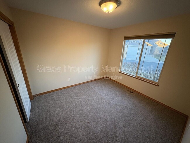 Building Photo - 332 Telluride Dr