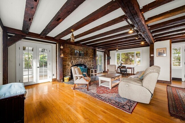 Building Photo - 1 Noahs Hl Wy