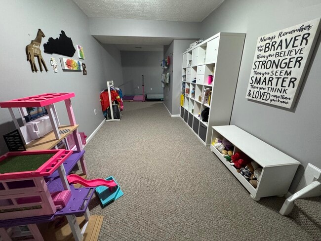 Building Photo - 2688 Woodlawn Way