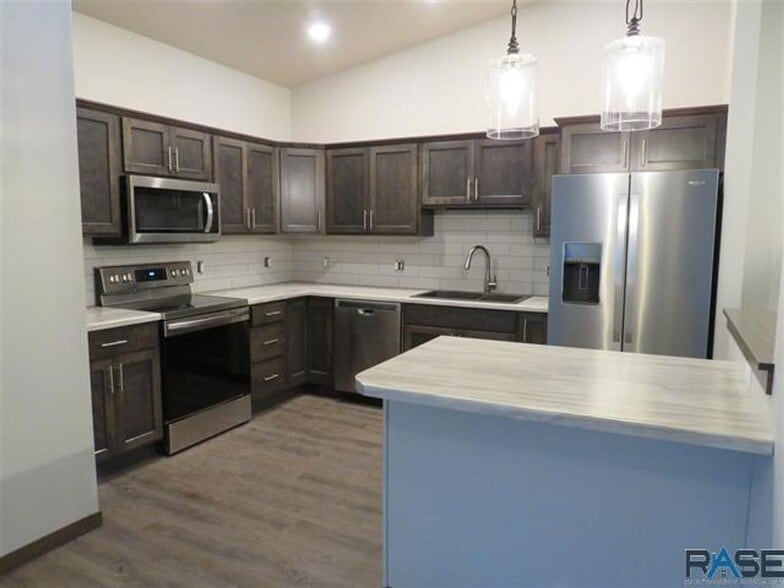 Building Photo - 6154 S Alki Pl