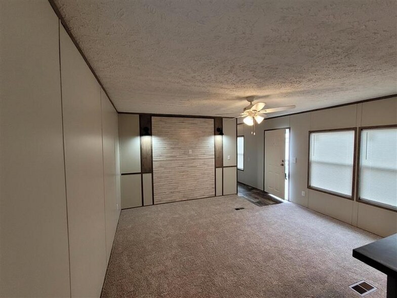 Building Photo - 3611 Rice Mine Rd NE