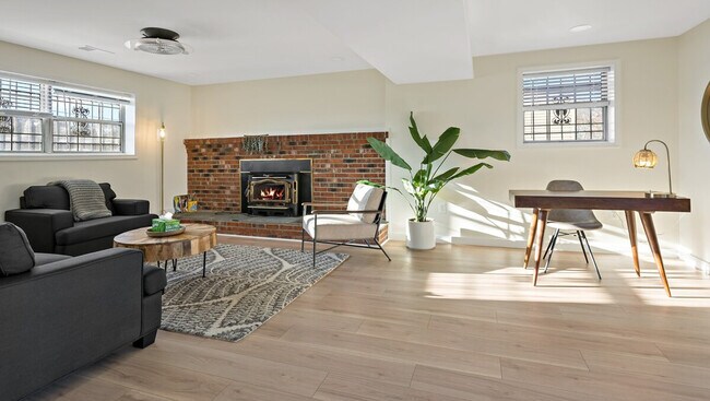 Building Photo - 228 Maryland Park Dr