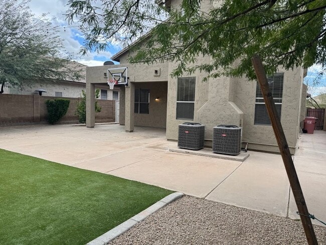 Building Photo - Luxury Scottsdale Rental with Chef’s Kitchen & 3-Car Garage