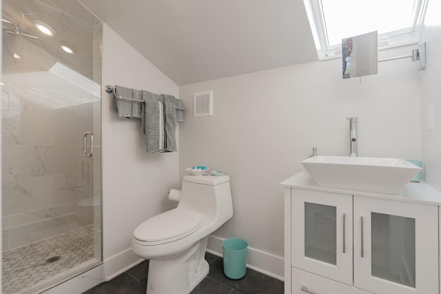 Building Photo - 214 E. 32nd St.