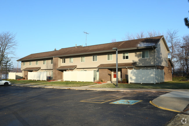 Building Photo - Maple Village Apartments