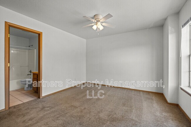 Building Photo - 888 S Curtis Ave