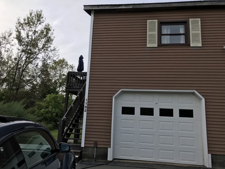 Garage w remote opener: private entry - 1182 Middle Rd