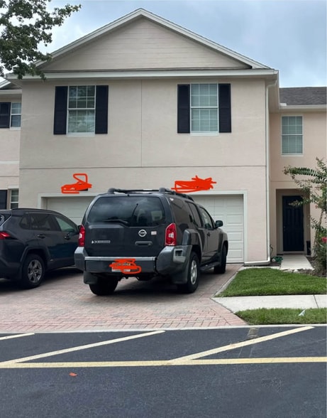 Primary Photo - 10642 Regent Square Dr