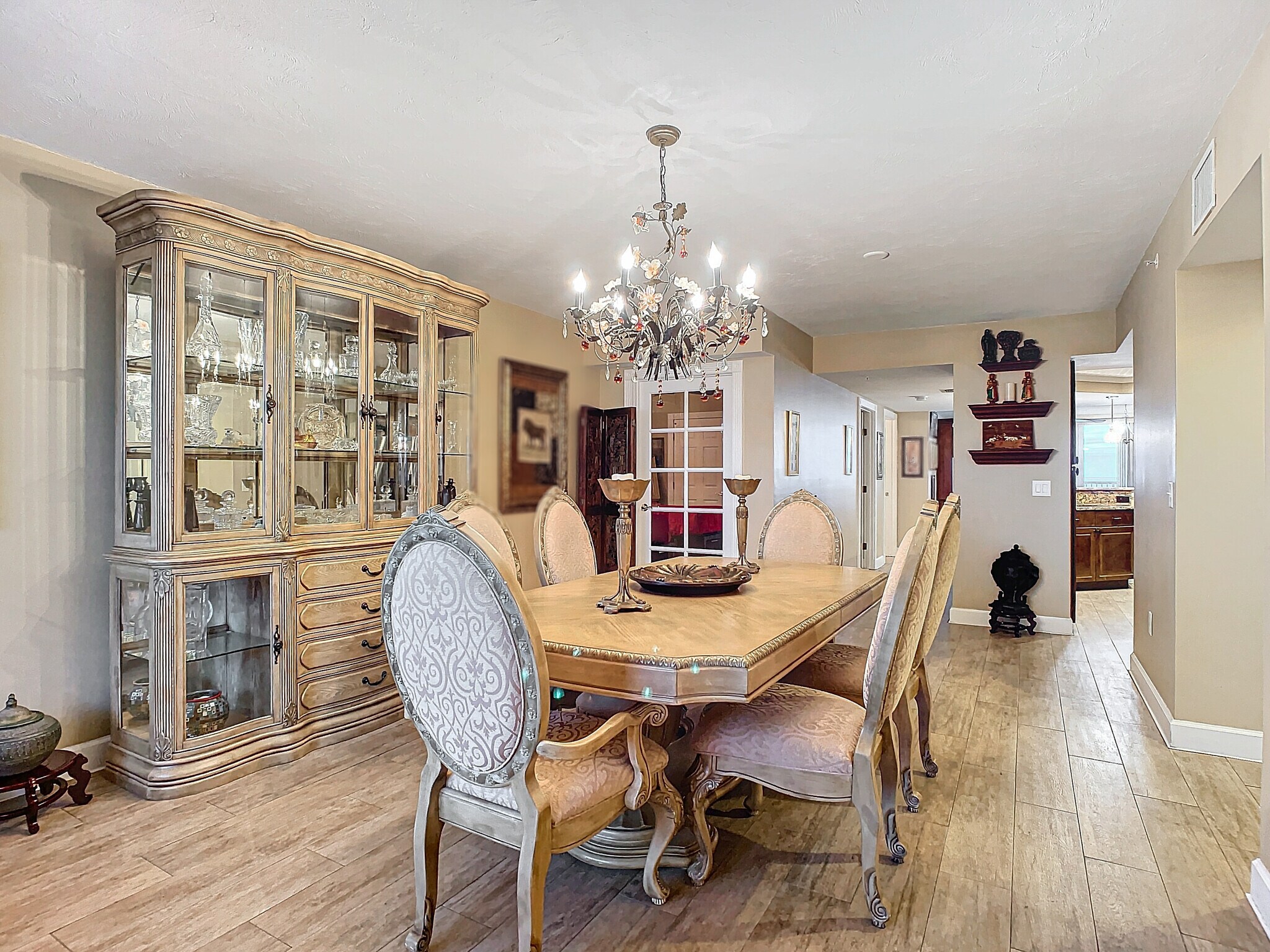 dining room - 2055 S Atlantic Ave