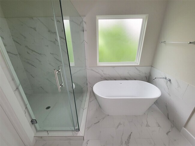 Building Photo - 8014 Huntington Spgs Ln