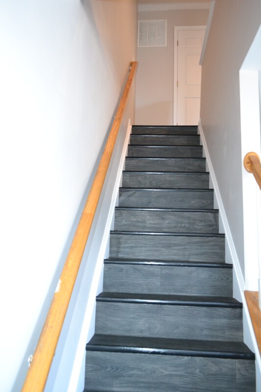 Building Photo - 103 Hillside Ct