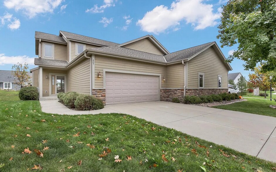 2 car garage and front door - 407 Century Oak Dr