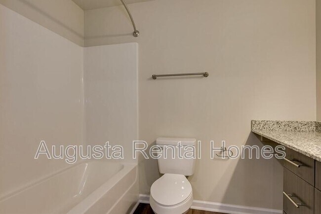 Building Photo - 2509 Otter Run