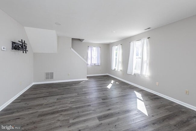 Building Photo - 518 N Repauno Ave