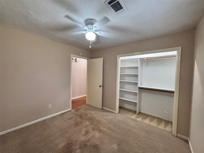 Building Photo - 15231 Cabots Landing Dr