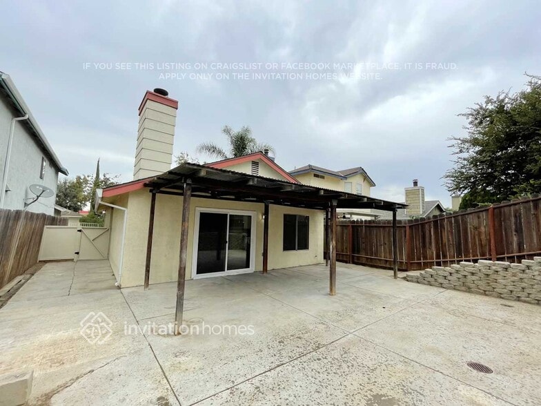 Building Photo - 160 Hawthorne Dr