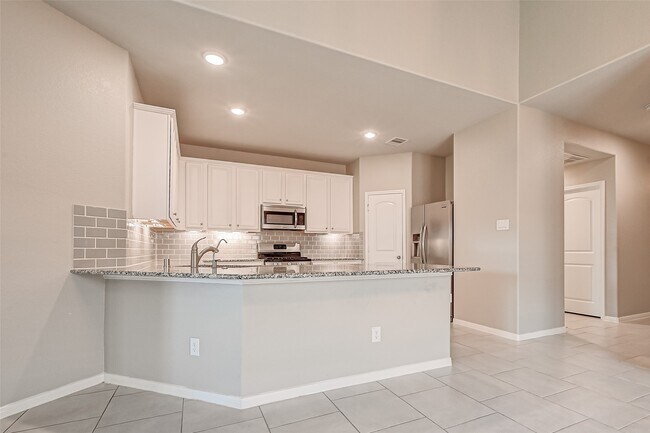 Building Photo - 18118 Van Berkel Ln