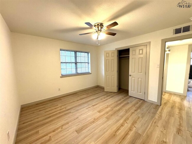 Building Photo - 5220 St Helena Dr