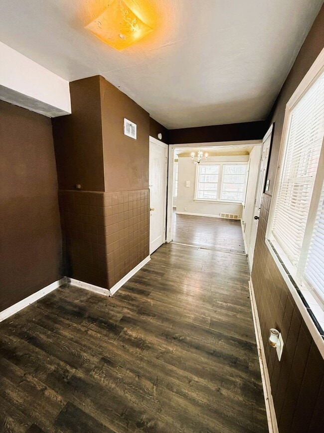 Building Photo - Spacious 2 Bedroom Rental!