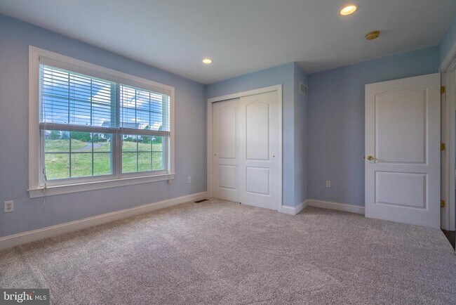 Building Photo - 576 Championship Dr