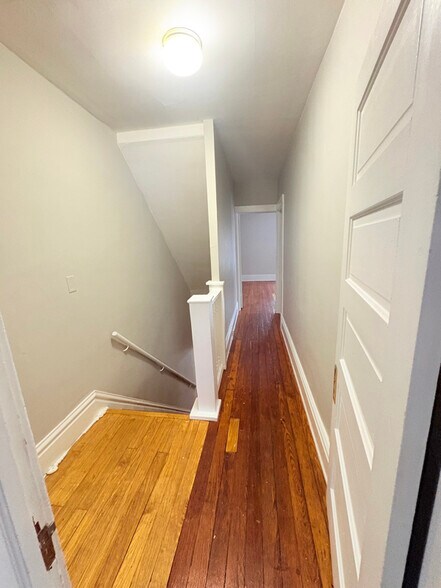 Building Photo - 962 Dunham St SE