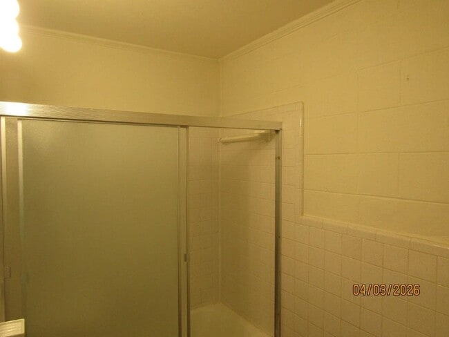 Building Photo - 204 4th Ave N