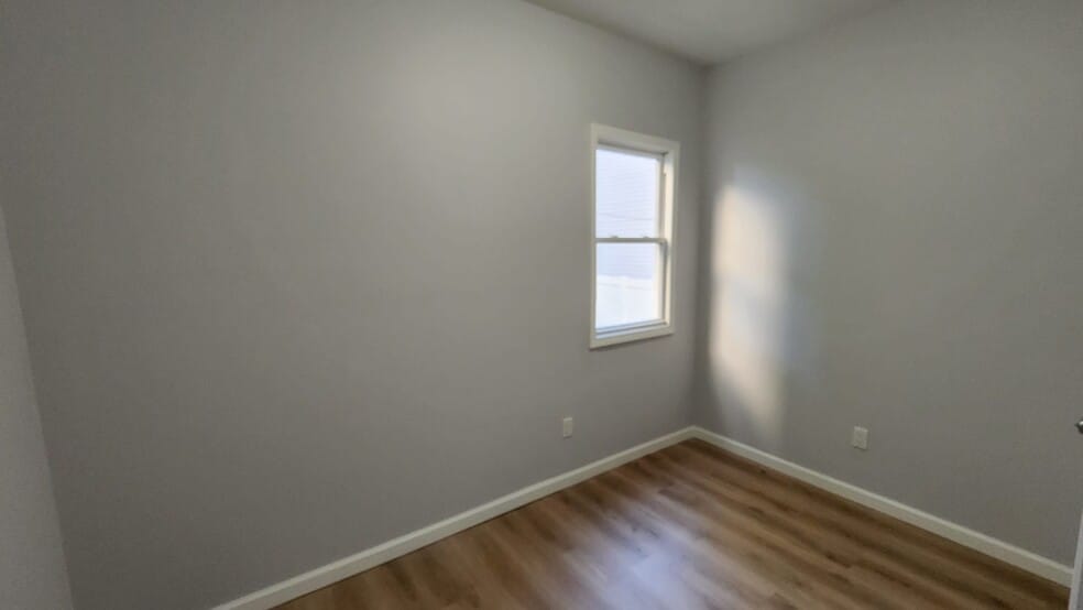 Building Photo - 1010 Flora St