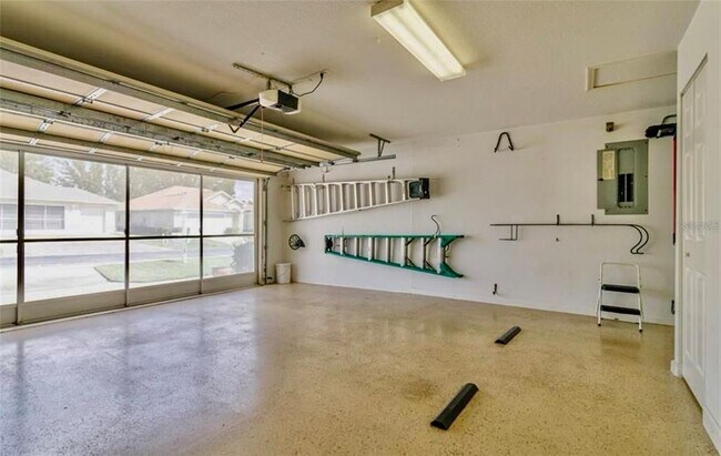 Building Photo - 2515 NW 53rd Ave Rd