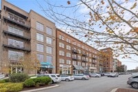 Building Photo - 360 Chambers St