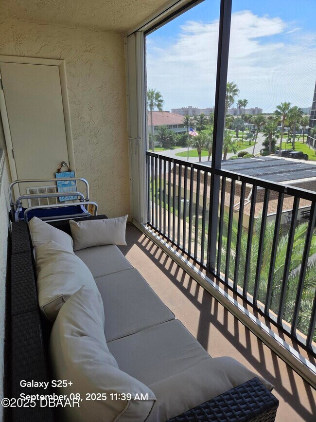 Building Photo - 500 Palm Springs Blvd