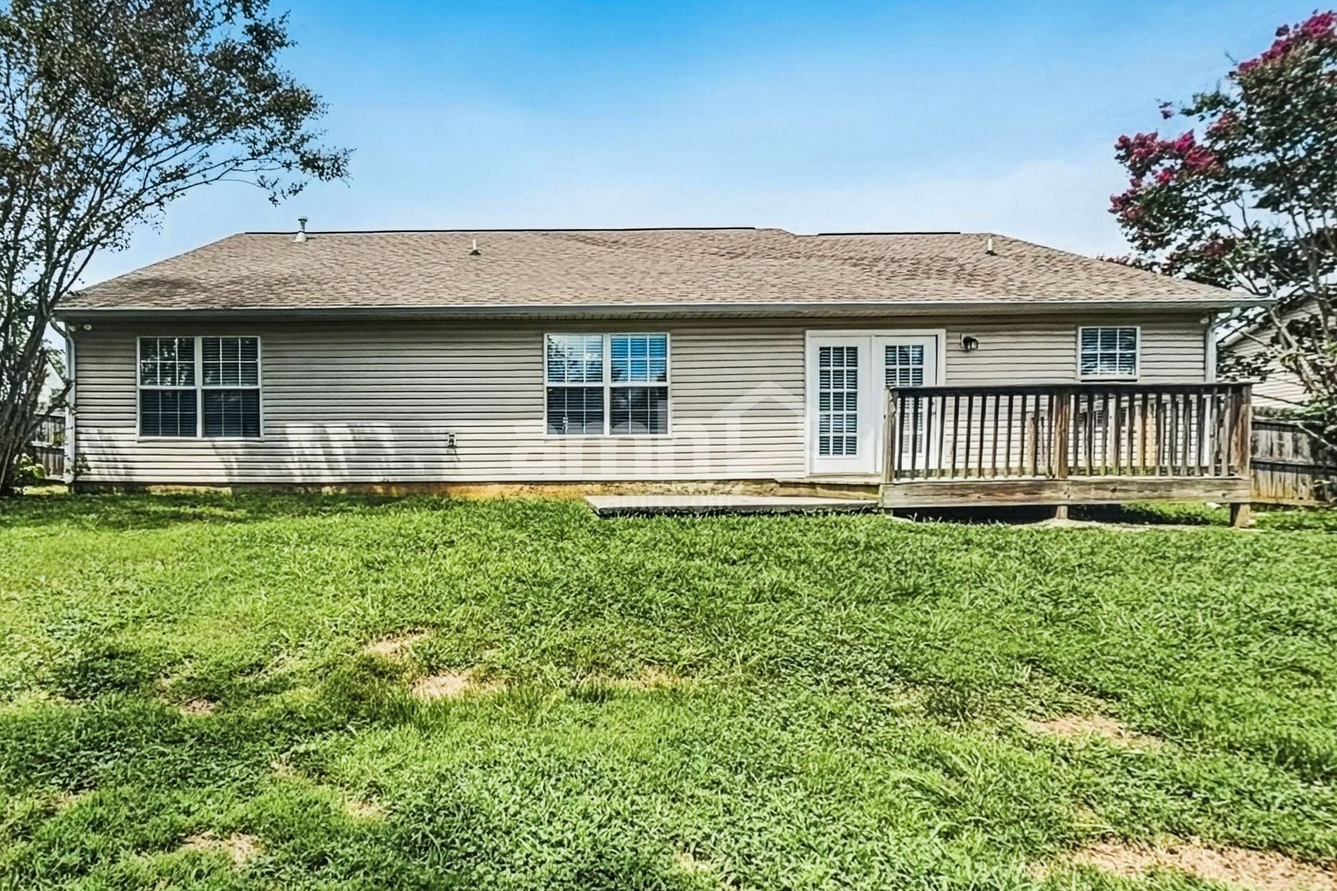 Building Photo - 6100 Glenmay Dr