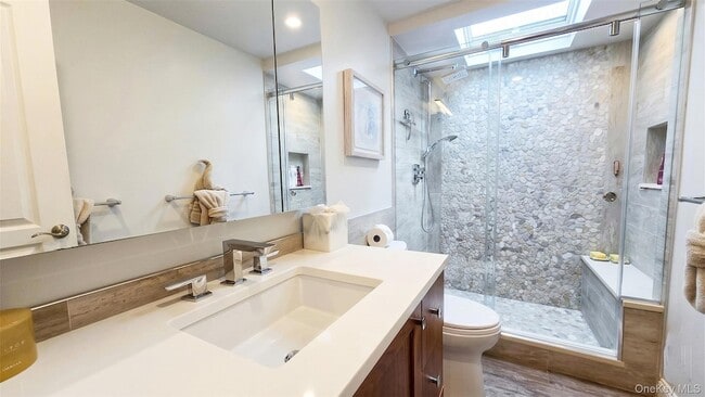 Building Photo - 13 Beach Land Ave