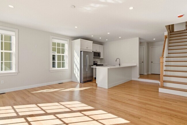 Building Photo - 13 1/2 Merrimac St