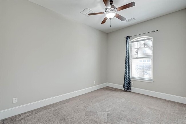 Building Photo - 6711 Saxton Manor St