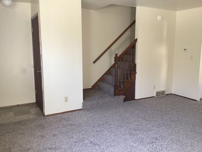 Building Photo - 9135-9137 N. Swan Rd