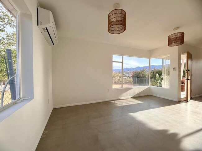 Building Photo - Modern 3-Bedroom Desert Bungalow with Stunning Views – Unfurnished - Price reflects MOVE IN SPECI...