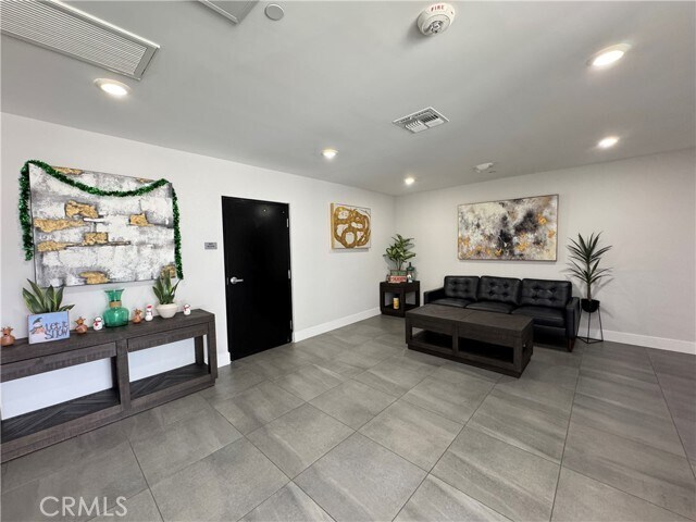 Building Photo - 4383 N Sepulveda Blvd