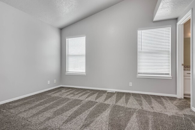 Building Photo - Gorgeous Four Bedroom Home, 2600 sq. ft., ...