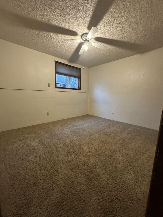Building Photo - 2 bedroom in Billings MT 59102