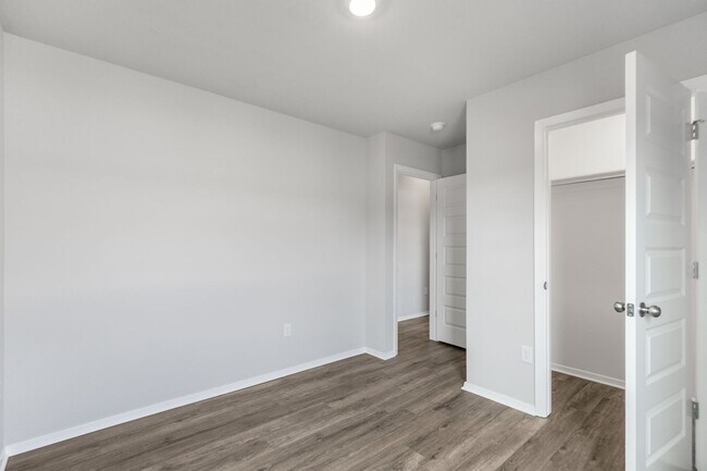 Building Photo - 6608 NW Vandergriff St